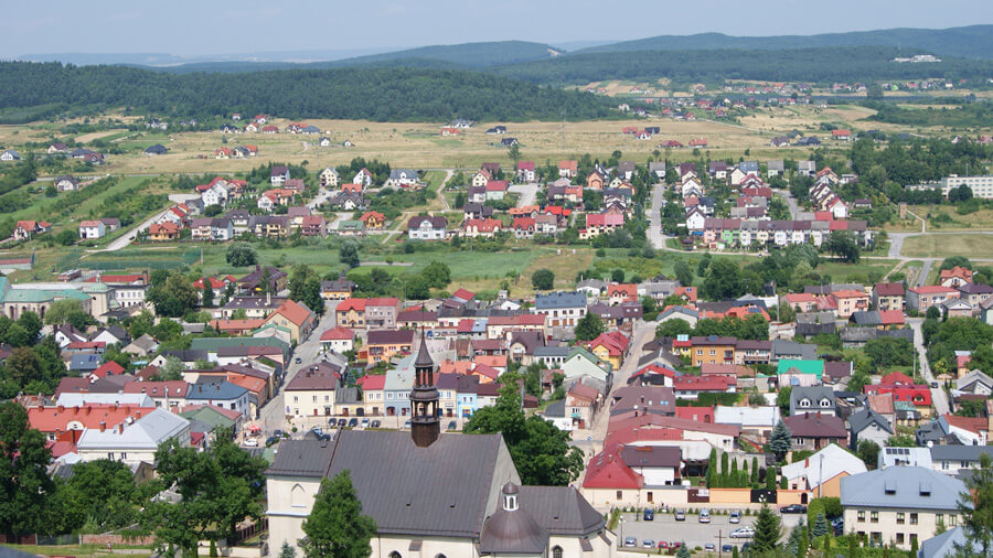 Chęciny - widok na miasto z góry zamkowej